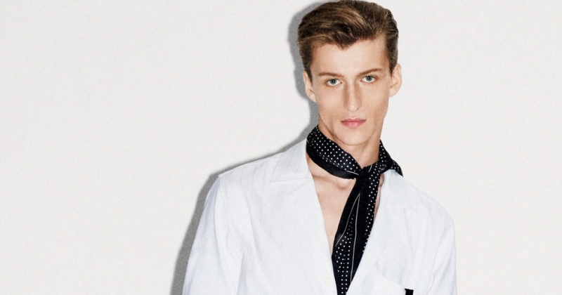 Tom Ford Spring 2026 Revisits Glamour with a Lighter Touch