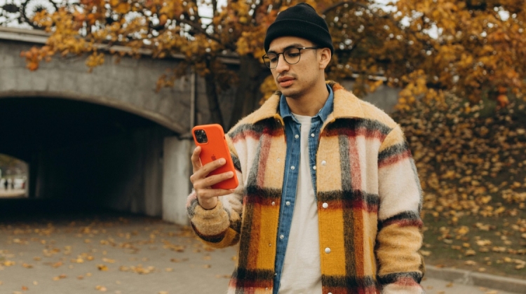 iPhone Style Guide for Men: Choosing Cases, Skins &amp; Accessories