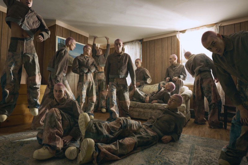 Evan Mock 2025 Esquire Vietnam