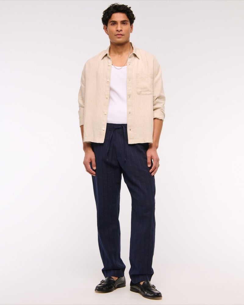 Abercrombie & Fitch Loose Linen Blend Pull On Pant Model