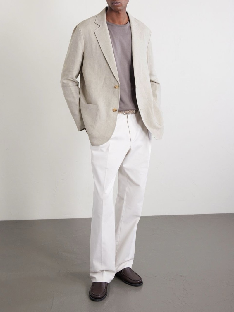 De Bonne Facture Writer's Unstructured Linen Suit Jacket Model