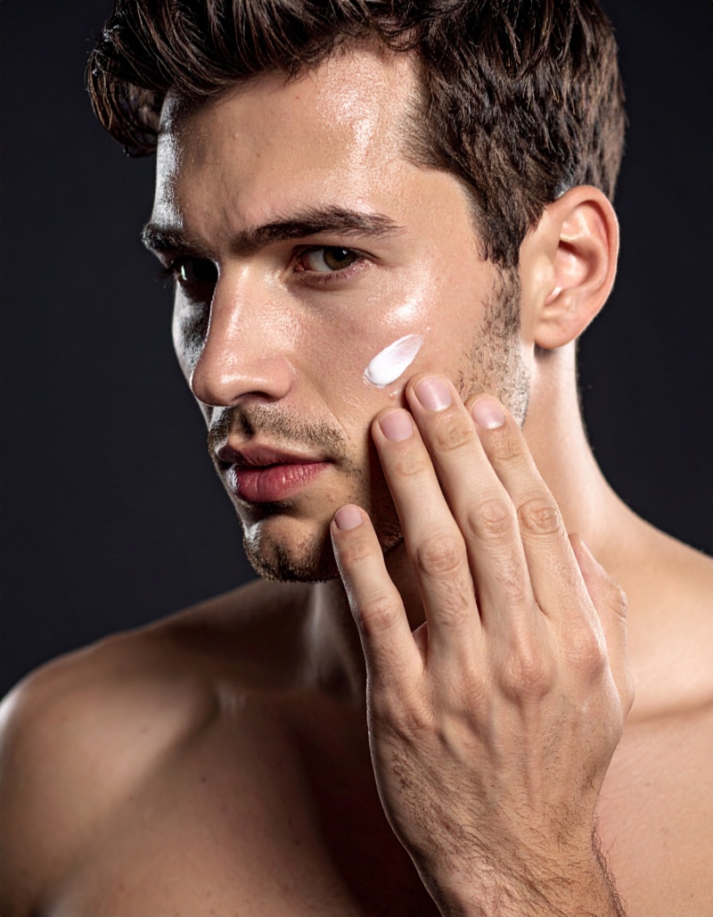 Face moisturizer man