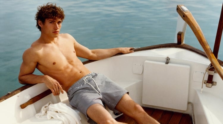 Massimo Dutti Makes the Swim Short the Starting Point of Summer