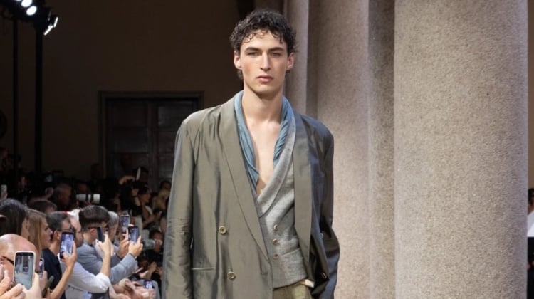Giorgio Armani Spring 2027 Draws Tailoring Into the Mediterranean Light