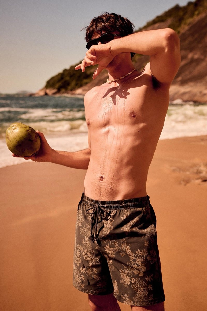 Zara Chases Endless Summer with Francesco Ruggiero – The Fashionisto