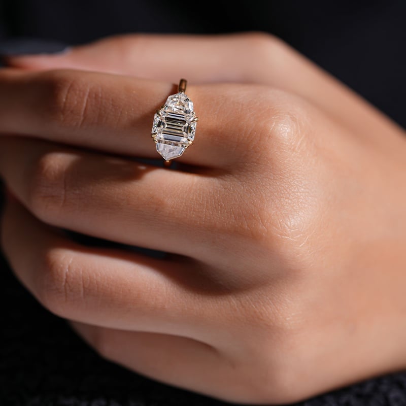Ring floating engagement