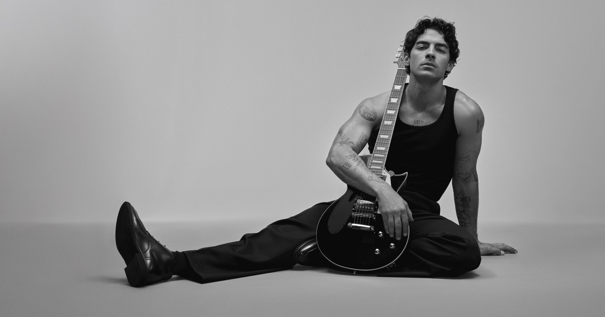 Joe Jonas Turns Up the Humor for Kenneth Cole INSPIRE