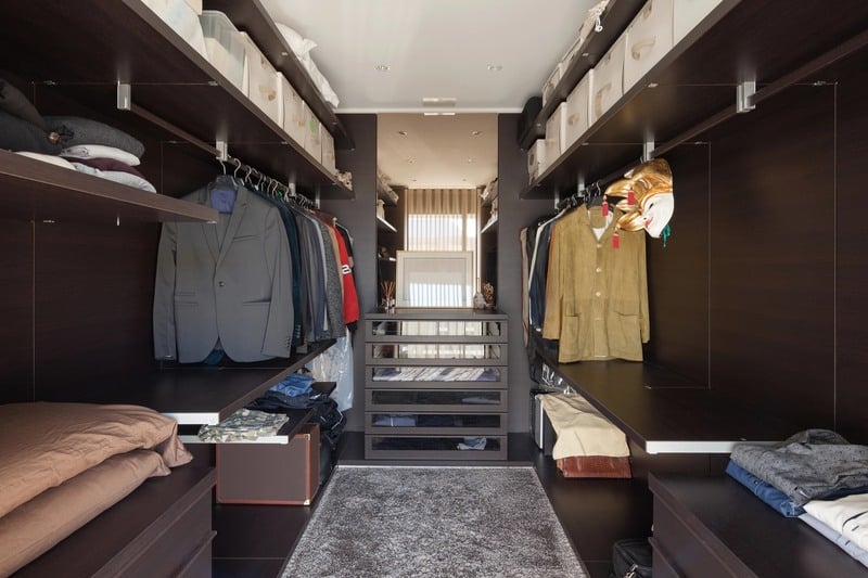 Wide dressing room