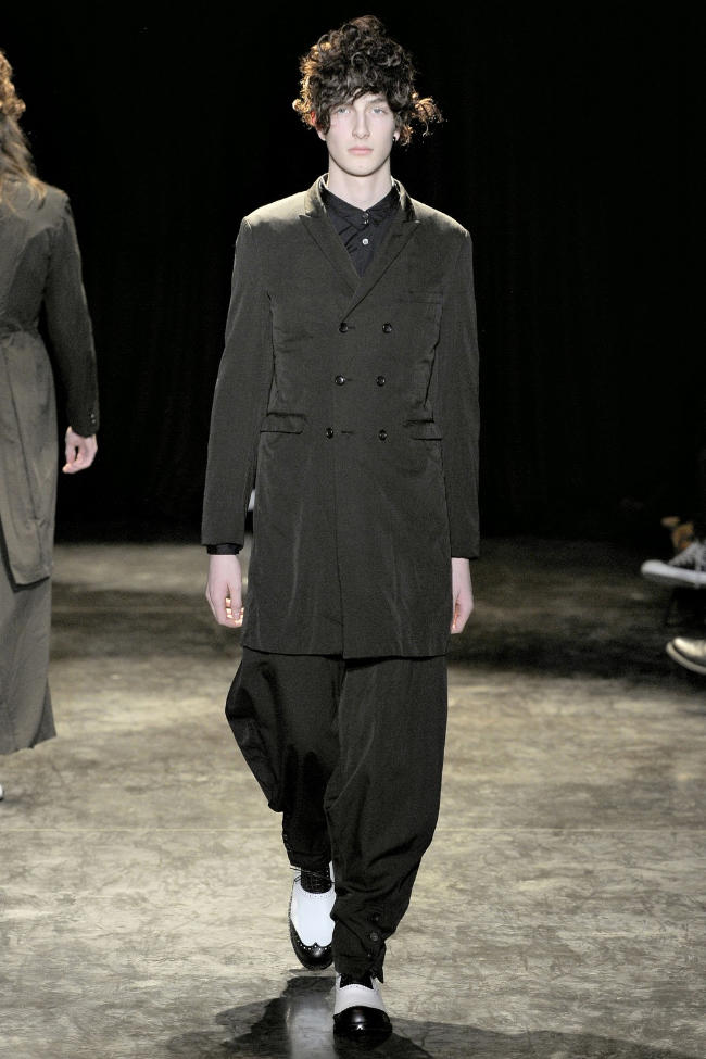 Comme des Garçons Fall 2011 | Paris Fashion Week – The Fashionisto