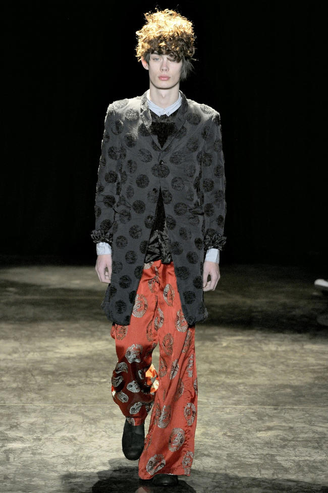 Comme des Garçons Fall 2011 | Paris Fashion Week – The Fashionisto