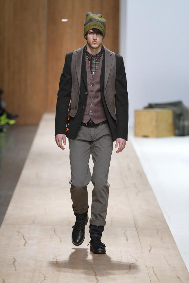 Frankie Morello Fall 2011 | Milan Fashion Week – The Fashionisto