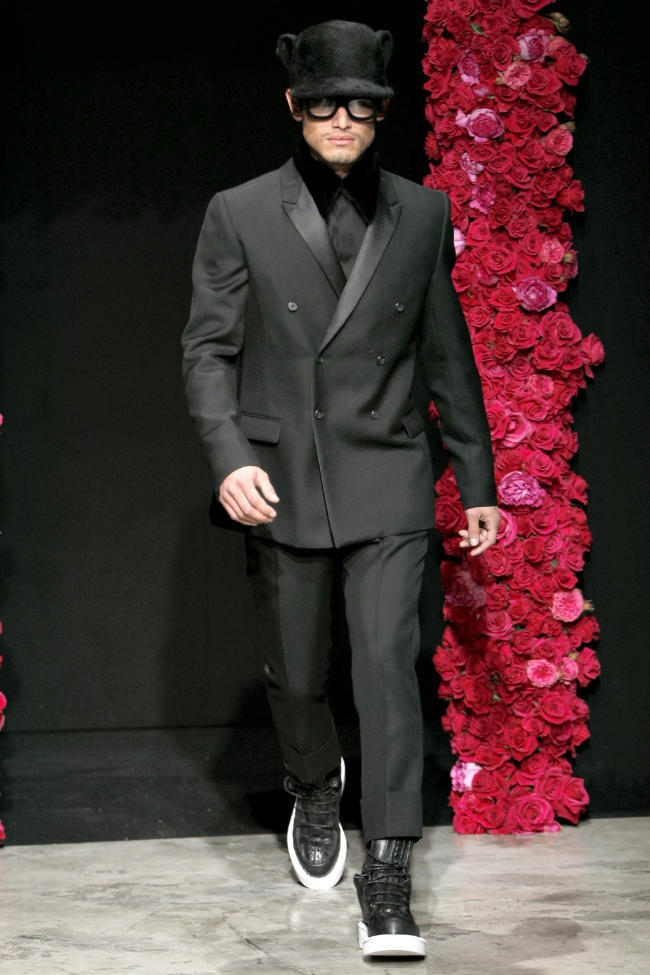 Givenchy Fall 2011 | Paris Fashion Week