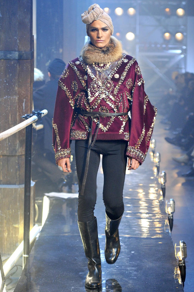 Paris Fashion Week Fall/Winter 2010-2011: John Galliano 