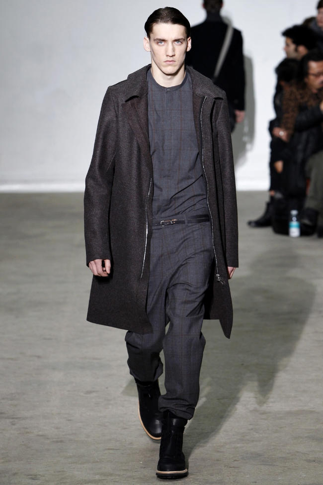 Kris Van Assche Fall 2011 | Paris Fashion Week – The Fashionisto