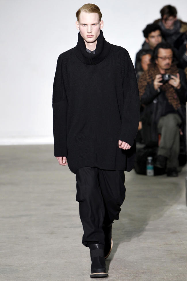 Kris Van Assche Fall 2011 | Paris Fashion Week – The Fashionisto