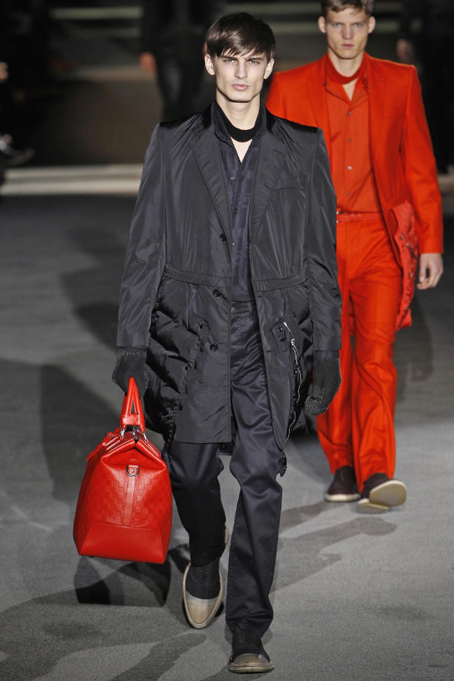 Louis Vuitton Fall 2011 | Paris Fashion Week – The Fashionisto