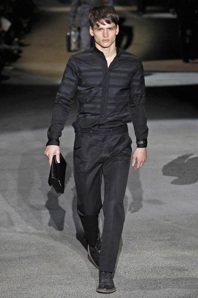 Louis Vuitton Fall 2011 | Paris Fashion Week