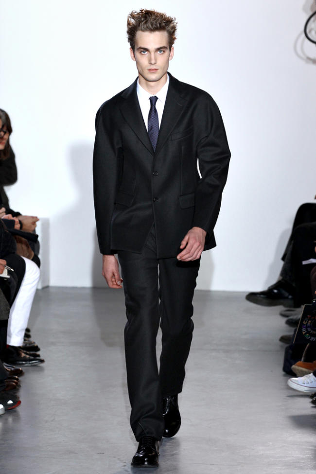 Raf Simons Fall 2011 | Paris Fashion Week – The Fashionisto