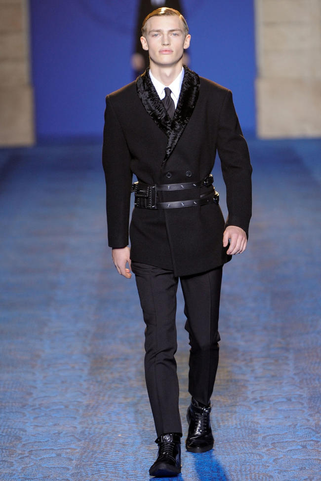 Versace Fall 2011 | Milan Fashion Week – The Fashionisto