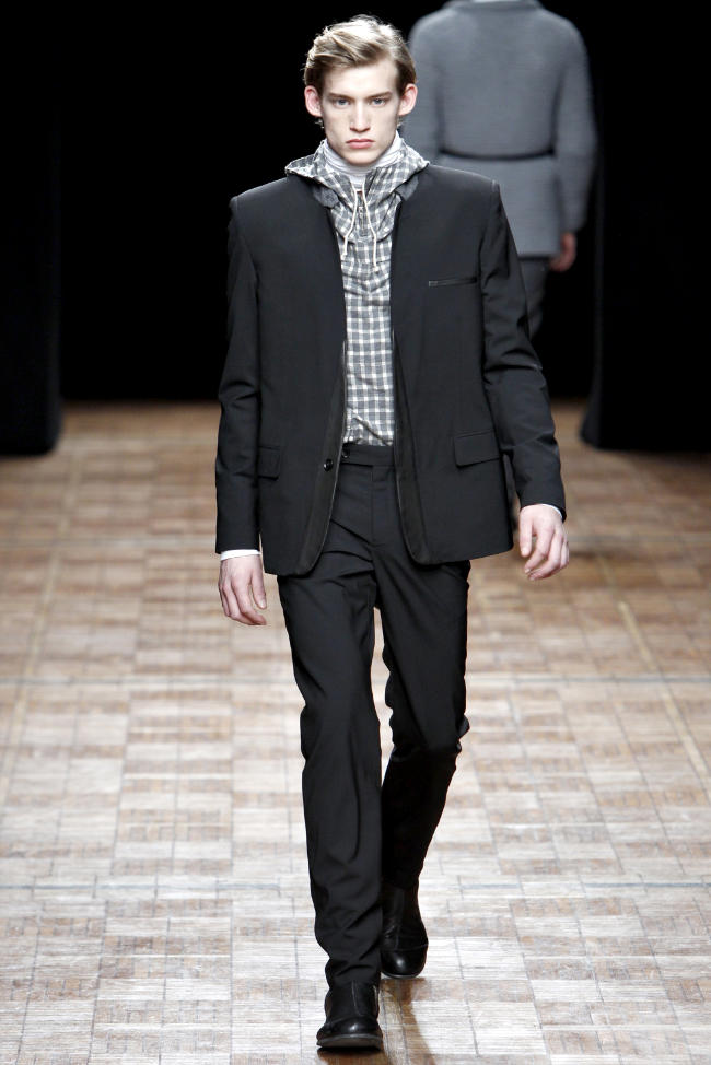 Yigal Azrouël Fall 2011 | Paris Fashion Week – The Fashionisto